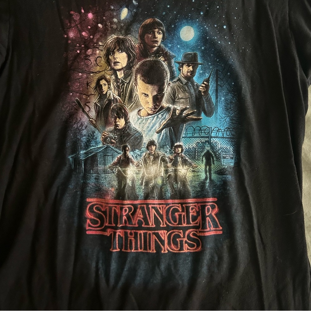 Stranger things tshirt - Picture 2 of 3